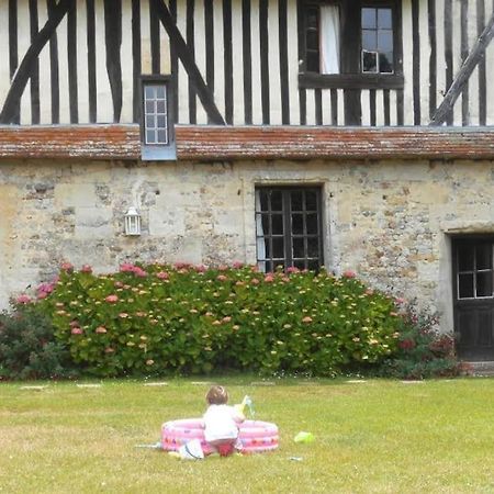 La Ferme Du Chateau Fauguernon Eksteriør billede