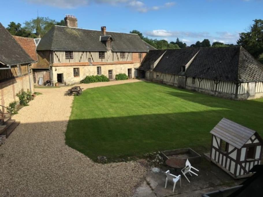 La Ferme Du Chateau Fauguernon Eksteriør billede