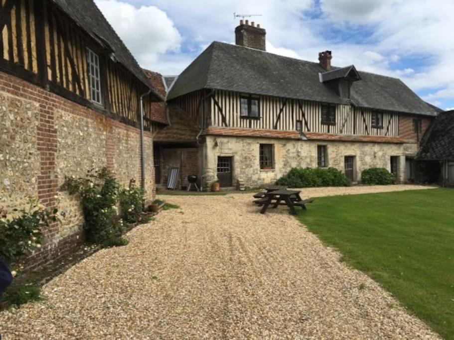 La Ferme Du Chateau Fauguernon Eksteriør billede